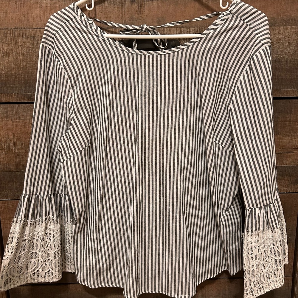 Women’s Long Sleeve Top | Roommates Large Grey White Stripe Lace